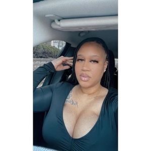 Meet your Posher, Voni